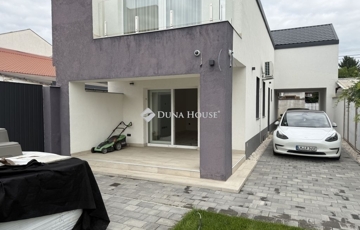 Eladó családi ház