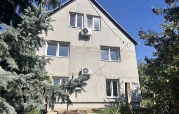 Eladó családi ház