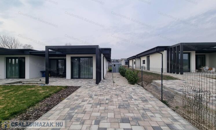 Eladó új építésű ikerházfél Balatonkenesén!                                 