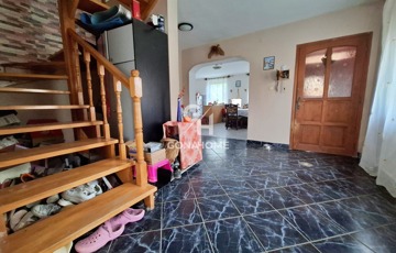 Eladó családi ház