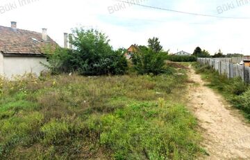 Eladó telek/földterület