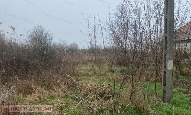 Erk községben 1323 nm-es építési telek eladó!