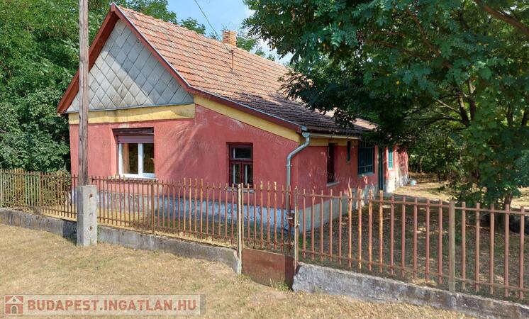 ELADÓ TÁPIÓSZŐLŐSI TANYA.                                 