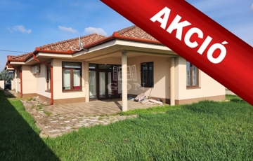 Eladó családi ház