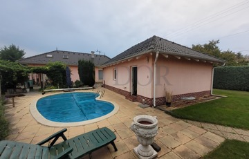 Eladó családi ház