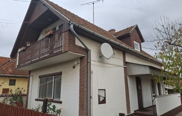 Eladó családi ház