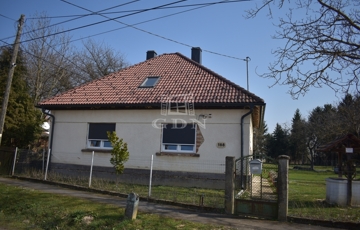 Eladó családi ház