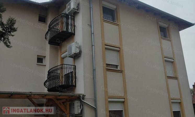Eladó téglalakás, Albertirsa