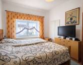 Eladó családi ház Nyúl 75 000 000 Ft