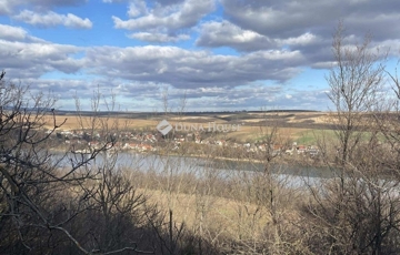 Eladó telek/földterület