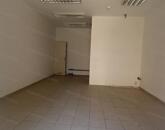Szolnokon a Tófenék úton 30 m2-es üzlethelyiség kiadó