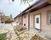 Eladó családi ház Üröm 149 900 000 Ft