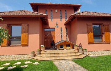 Eladó családi ház