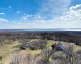 Vászoly Öreg-hegy pince-présház teljes balatoni panorámával