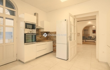 Eladó lakás