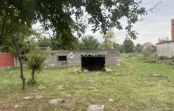 Eladó telek/földterület