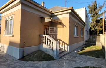 Eladó családi ház