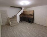 Eladó Budapesi Lipotvárosi 64 m2 tégla lakás.