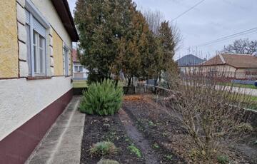 Eladó családi ház