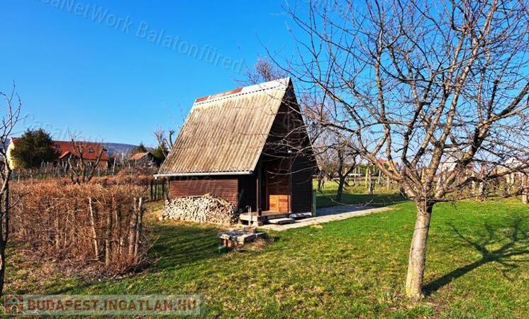 Építhető, jó lokáció - eladó MEZŐGAZDASÁGI TERÜLET BALATONFÜREDEN                                 