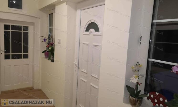 Felújított kertes ház eladó Rákóczifalván!                                 