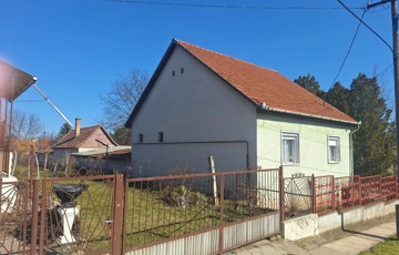 Eladó családi ház