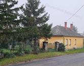 Kedvező áron és lokációban eladó CSALÁDI HÁZ KÖVESKÁLON