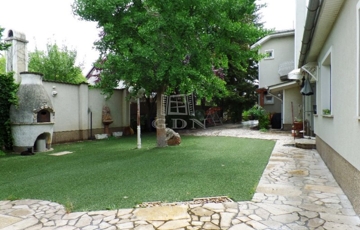 Eladó családi ház