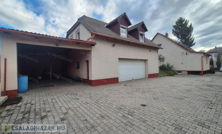 Oroszlány, Miskórét utcában eladó ház                                 