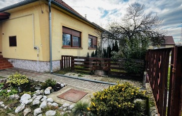 Eladó családi ház