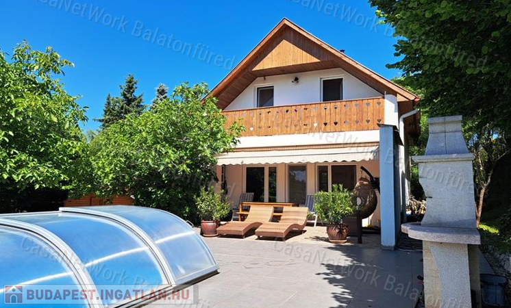 A NYUGALOM SZIGETE -eladó tájpanorámás, erdő közeli ÜDÜLŐ TIHANYBAN                                 