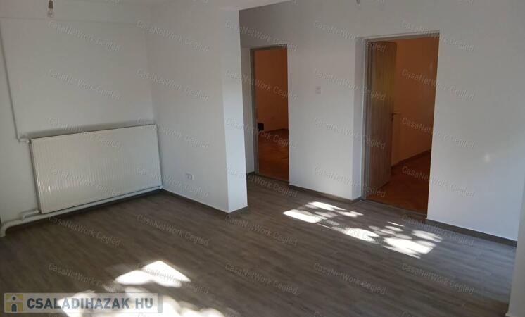 Eladó Cegléden 73 m2-es családi ház.                                 