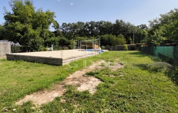 Eladó telek/földterület