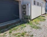 Modern, újszerű családi ház Márkó új részén – dupla garázzsal, hőszivattyús padlófűtéssel és tágas kerttel