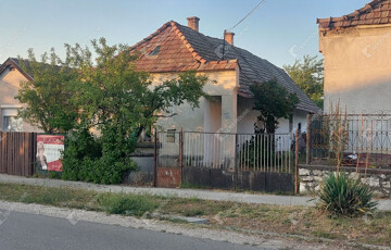 Eladó családi ház