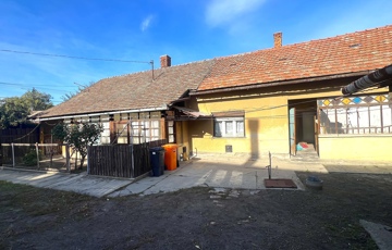 Eladó családi ház