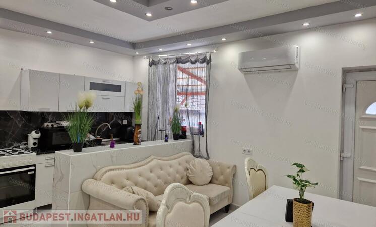 Jászapátin, 74 nm-es, 2 szobás családi ház, különálló kisházzal eladó                                 