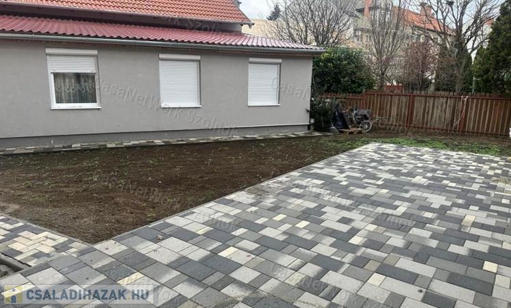 ELADÓ Szolnok belvárosában 150 m2 alapterületű családi ház                                 