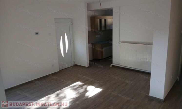 Eladó Cegléden 73 m2-es családi ház.                                 