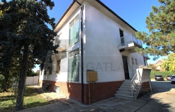 Eladó családi ház