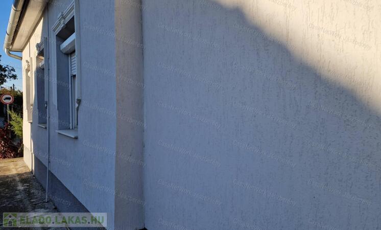 Jászberényben, 63 nm-es, 2 szobás családi ház eladó                                 