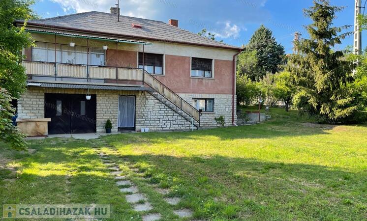 Felújítandó családi ház eladó Balatonfüreden                                 