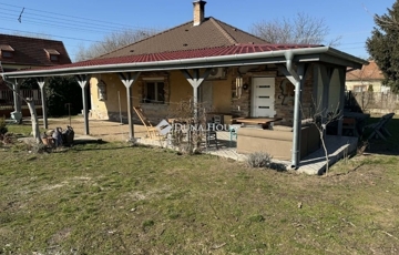 Eladó családi ház