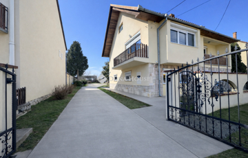 Eladó családi ház