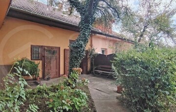 Eladó családi ház