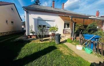 Eladó családi ház