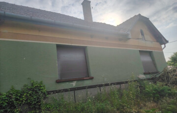 Eladó telek/földterület