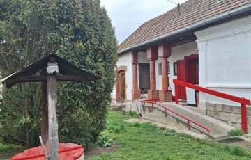 Eladó családi ház