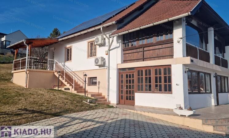 BALATONALMÁDIBAN PANORÁMÁS, MEDENCÉS APARTMANOK KIADÓK HOSSZÚTÁVRA!                                 