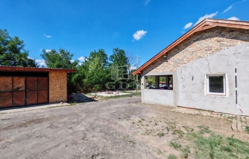 Eladó telek/földterület